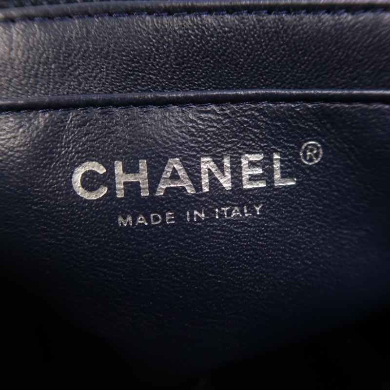 CHANEL 漆皮皮革 Mini Classic 17鏈帶肩背袋-5
