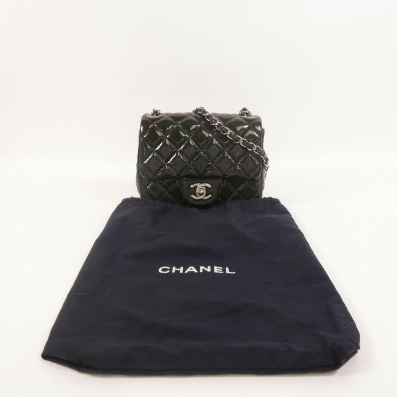 CHANEL 漆皮皮革 Mini Classic 17鏈帶肩背袋-8