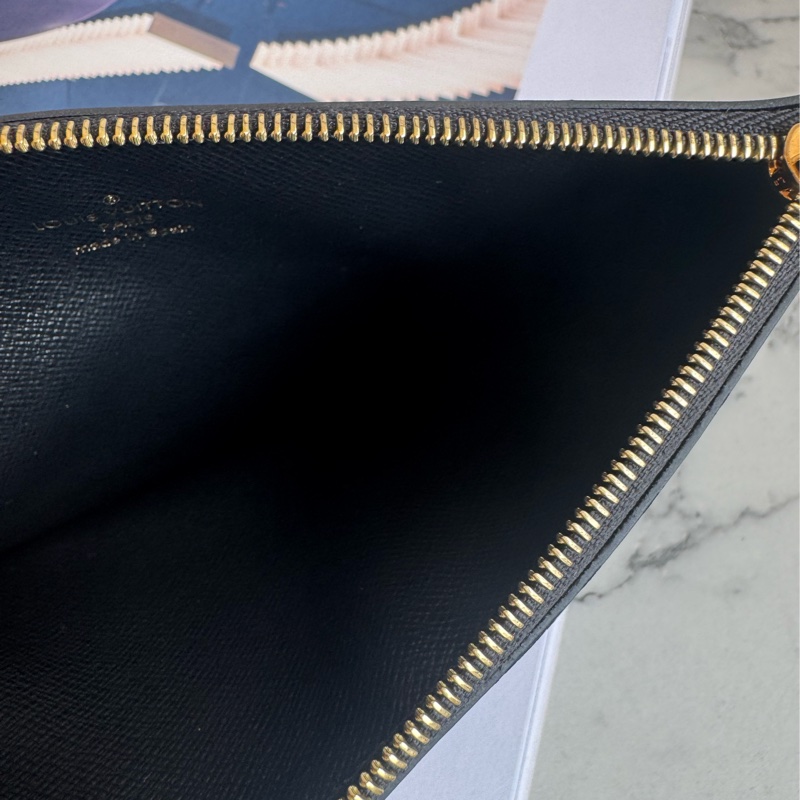 LV雙色ㄧ字扁長卡包 超好用❤️‍🔥-21