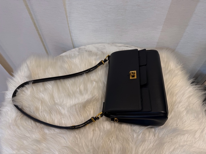 Balenciaga Bel air xs黑牛皮肩斜背包-1