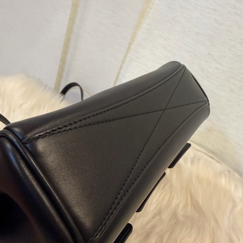Balenciaga Bel air xs黑牛皮肩斜背包-14