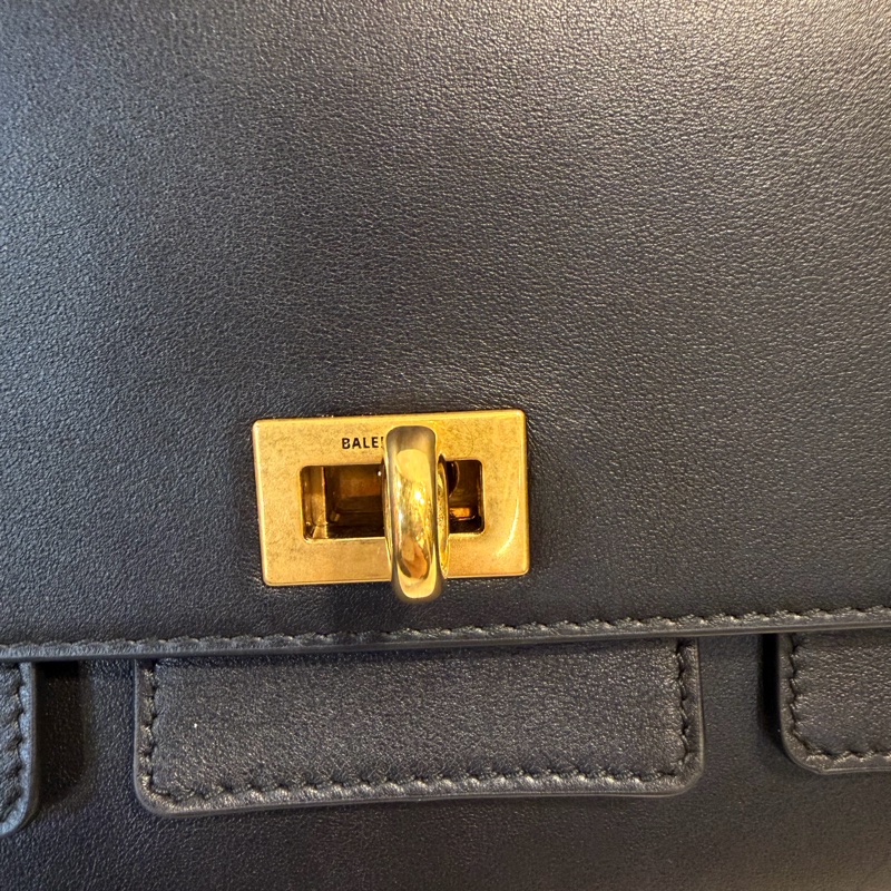 Balenciaga Bel air xs黑牛皮肩斜背包-33