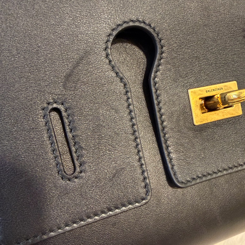 Balenciaga Bel air xs黑牛皮肩斜背包-49