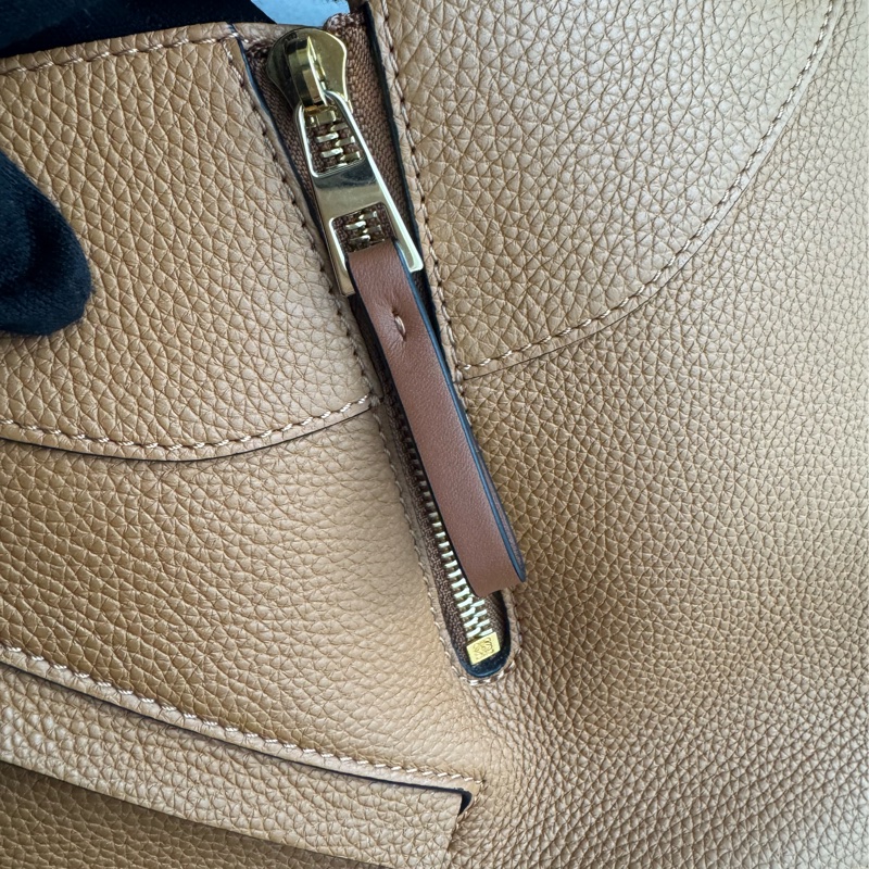 Loewe焦糖色吊床包mini-12