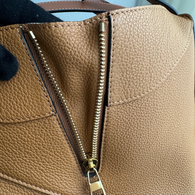 Loewe焦糖色吊床包mini-13