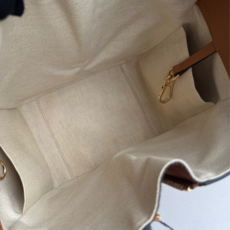Loewe焦糖色吊床包mini-16