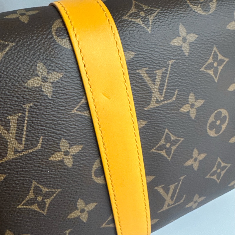 LV M13201花紋黃邊keepall35-11