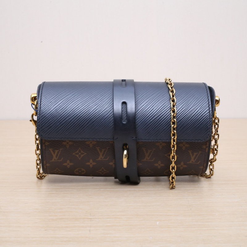 LOUIS VUITTON 水波紋牛皮限量秀款老花拼黑色筆筒金屬鏈條包肩背包-1