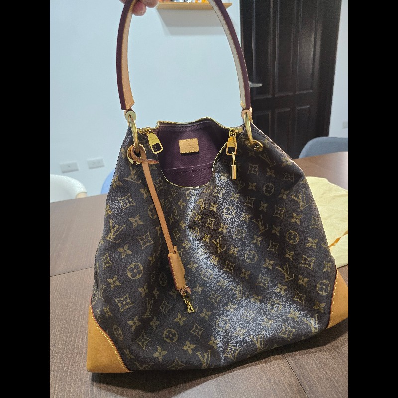 LV Louis Vuitton
Monogram Berri MM-2