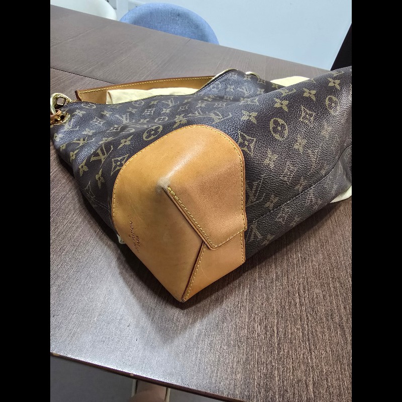 LV Louis Vuitton
Monogram Berri MM-13