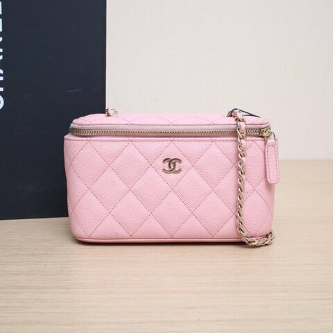 CHANEL 經典款長盒子化妝包粉色荔枝牛皮31開淺金扣肩背包