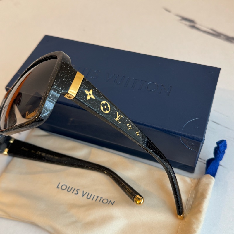 LV黑色金蔥側logo墨鏡🕶️-1