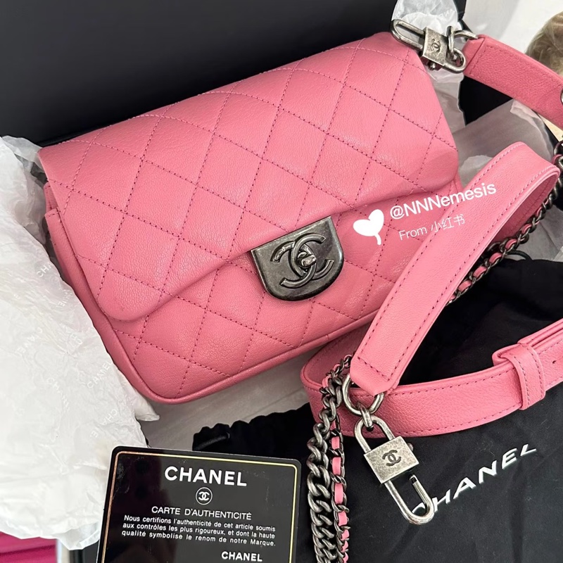 Chanel • Cf 限量款櫻花粉鎖頭鏈條流浪包 3Way 附購證-1