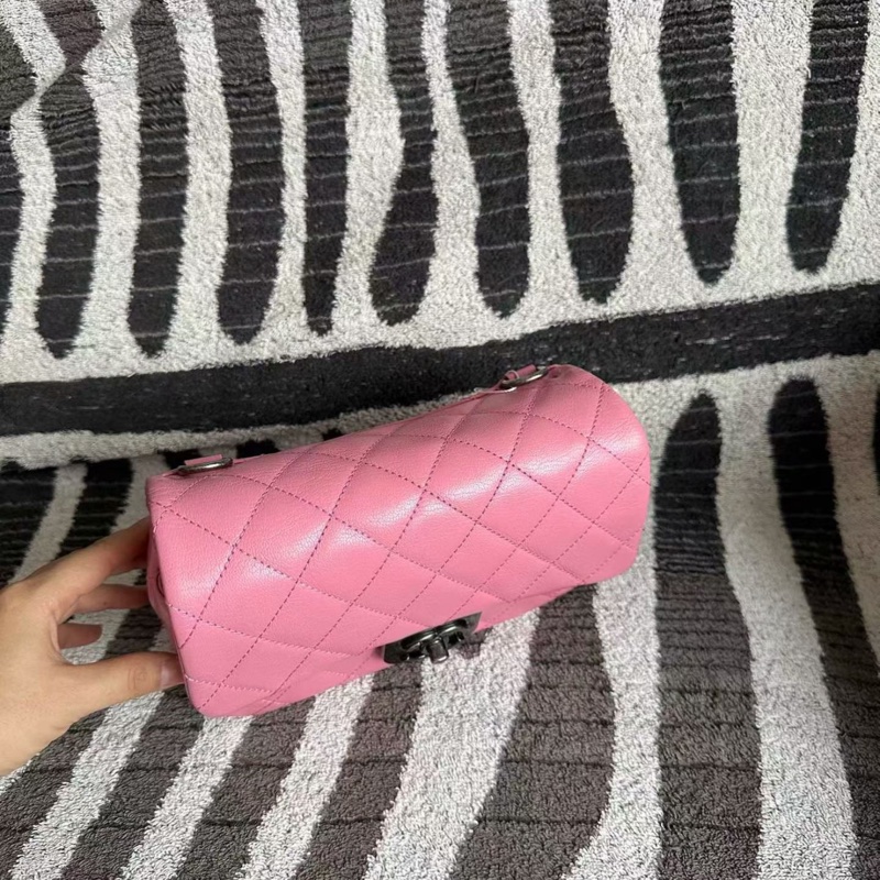 Chanel • Cf 限量款櫻花粉鎖頭鏈條流浪包 3Way 附購證-9