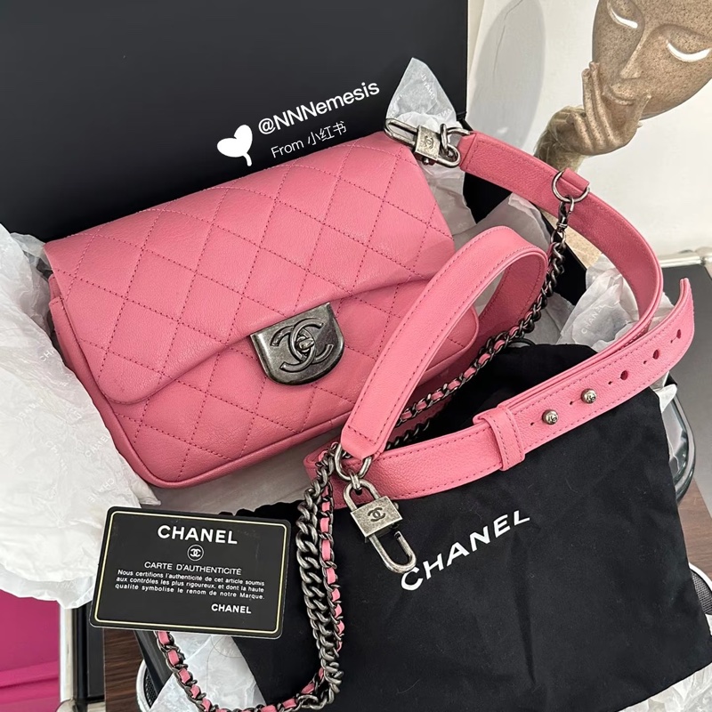 Chanel • Cf 限量款櫻花粉鎖頭鏈條流浪包 3Way 附購證-10
