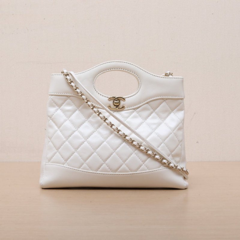 CHANEL 31Bag24B白色羊皮晶片開淺金扣肩背包-1