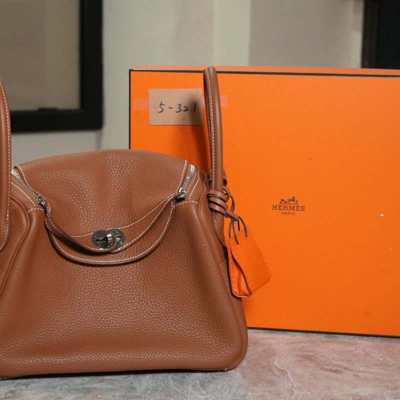 【美收精品】HERMÈS Lindy 金棕色粒面皮革手提肩背包　5-321-0
