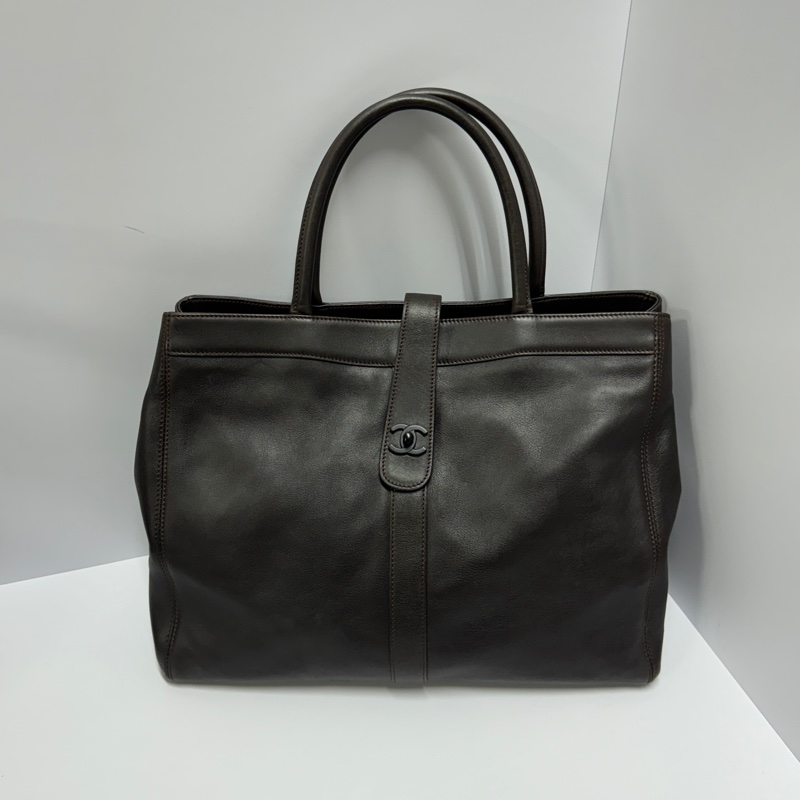 （極新🎁 超稀有） Chanel “So Black”黑釦 肩背托特包 【專櫃27.6萬】-0