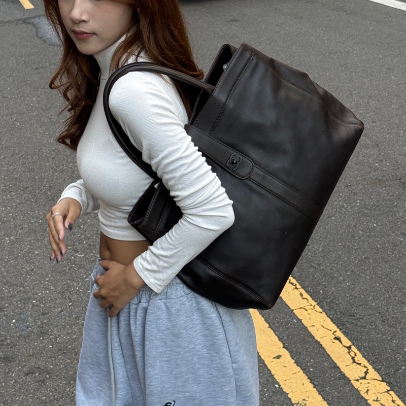 （極新🎁 超稀有） Chanel “So Black”黑釦 肩背托特包 【專櫃27.6萬】-3