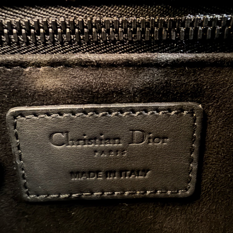 Dior lady Dior 霧面黑牛皮霧黑釦小號斜背包-24
