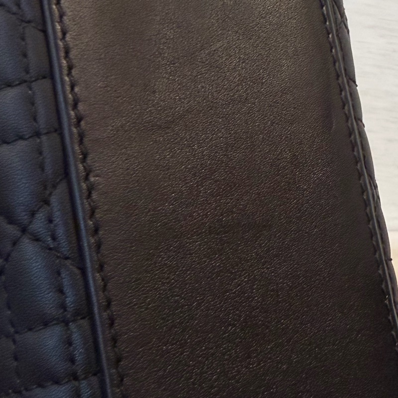 Dior lady Dior 霧面黑牛皮霧黑釦小號斜背包-39