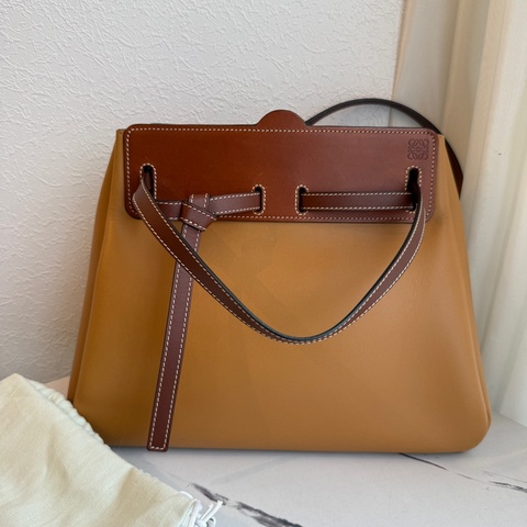 Loewe 手提兩用包 可以當公事包lazo