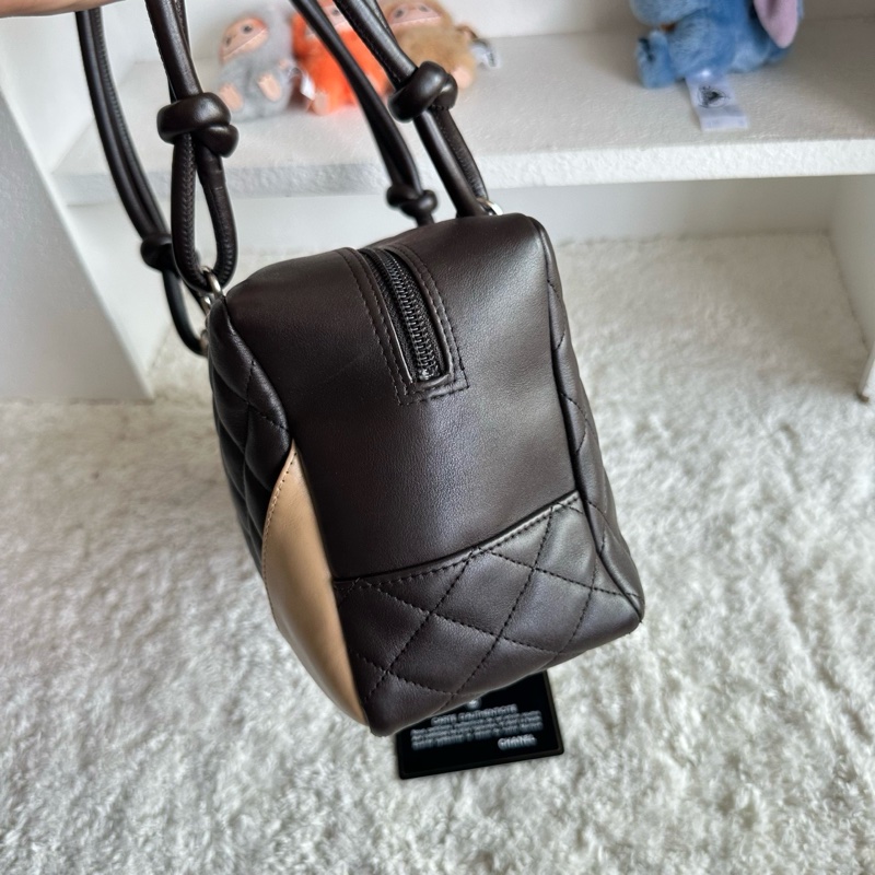 Chanel 巧克力配色 康鵬枕頭包單肩包 中號 Size約28×10×15 材質:牛皮-4
