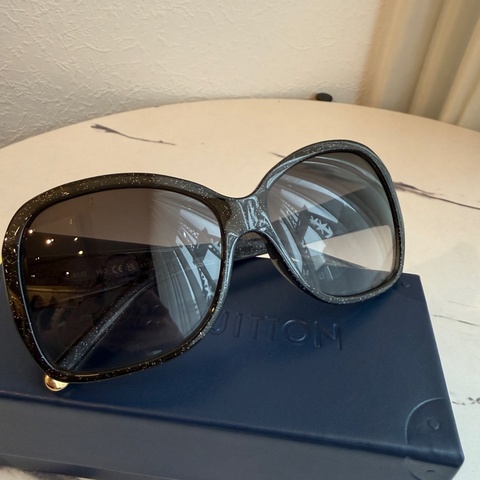lv墨鏡🕶️ ❤️