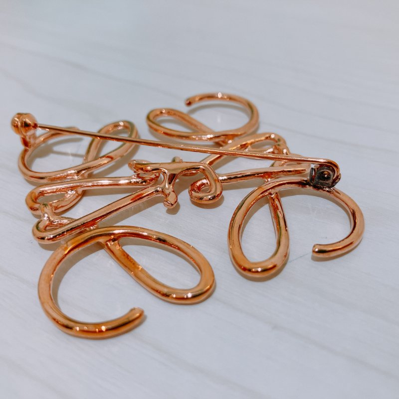 TK2048 Loewe 羅威經典胸針 Anagram Brooch-8