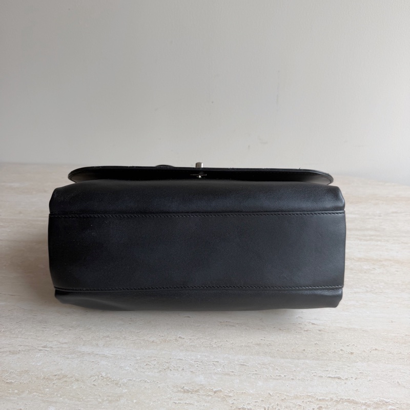 Chanel香奈兒黑銀牛皮風琴口蓋包+21開 底長29cm 無附件-5