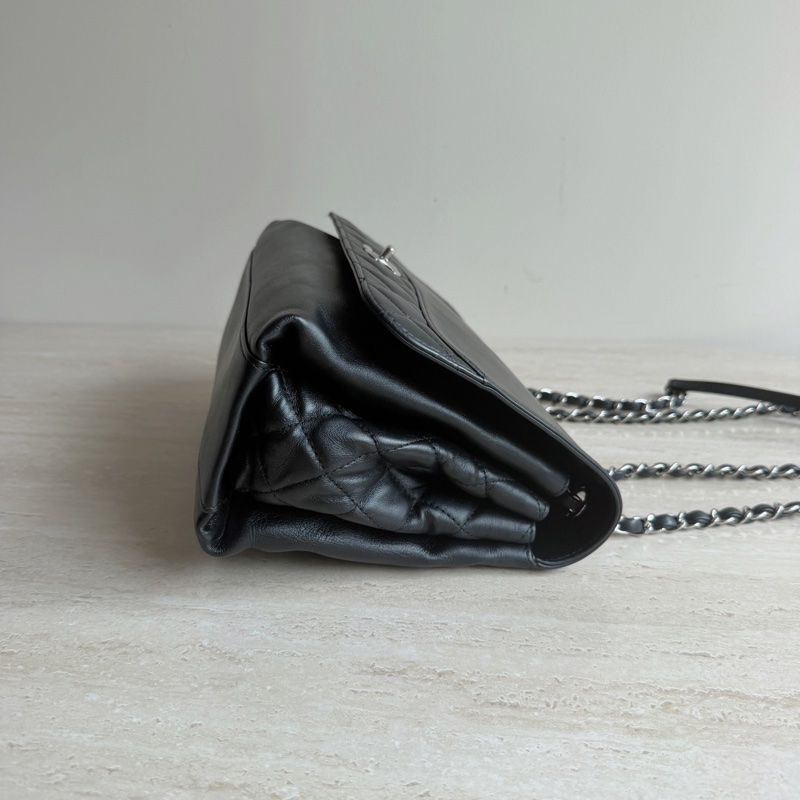 Chanel香奈兒黑銀牛皮風琴口蓋包+21開 底長29cm 無附件-11
