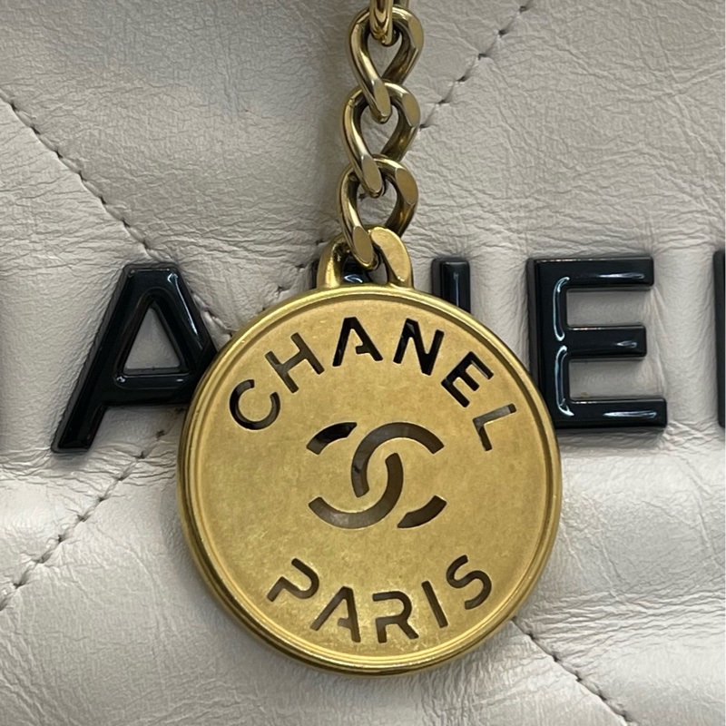 新低價 閒置新 Chanel/香奈兒mini 22bag  晶片款 可愛俏皮小巧精緻  尺寸：20*19*6  2025年購入-3