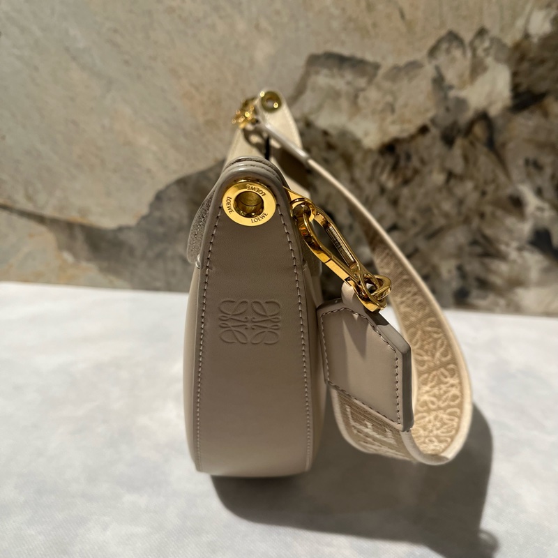 Loewe石灰色牛皮Luna肩背包-2