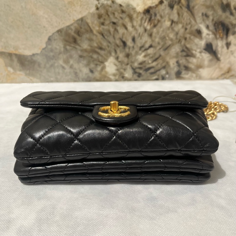 Chanel黑羊皮金球金釦風琴掀蓋包-3