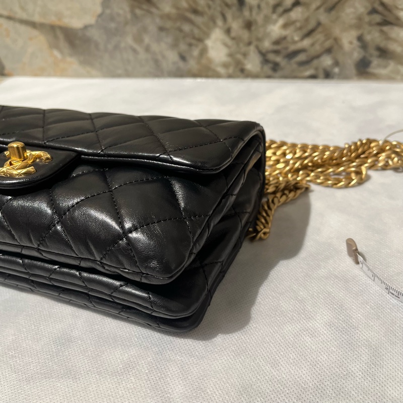 Chanel黑羊皮金球金釦風琴掀蓋包-4