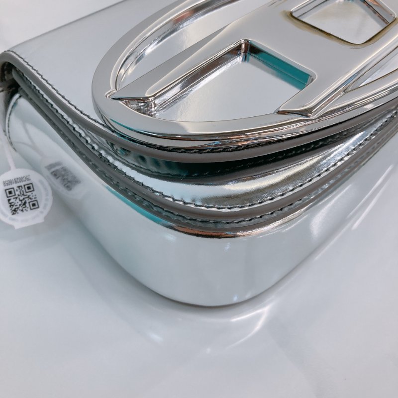 MS0614 Diesel 迪賽 鏡面 叮噹包 腋下 YSK 牛皮 銀光色 銀扣 1DR Plaque Shoulder Bag Calfskin Silver x PHW-5