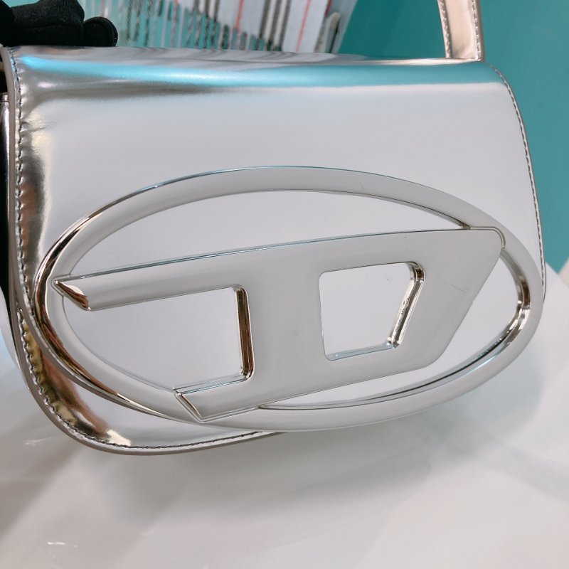 MS0614 Diesel 迪賽 鏡面 叮噹包 腋下 YSK 牛皮 銀光色 銀扣 1DR Plaque Shoulder Bag Calfskin Silver x PHW-10