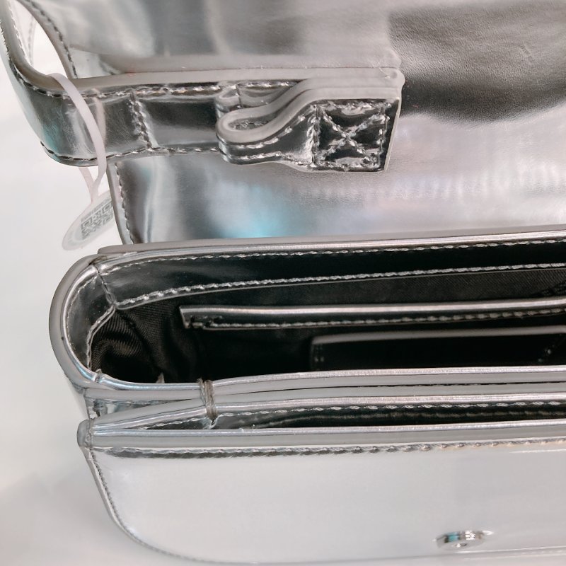 MS0614 Diesel 迪賽 鏡面 叮噹包 腋下 YSK 牛皮 銀光色 銀扣 1DR Plaque Shoulder Bag Calfskin Silver x PHW-20