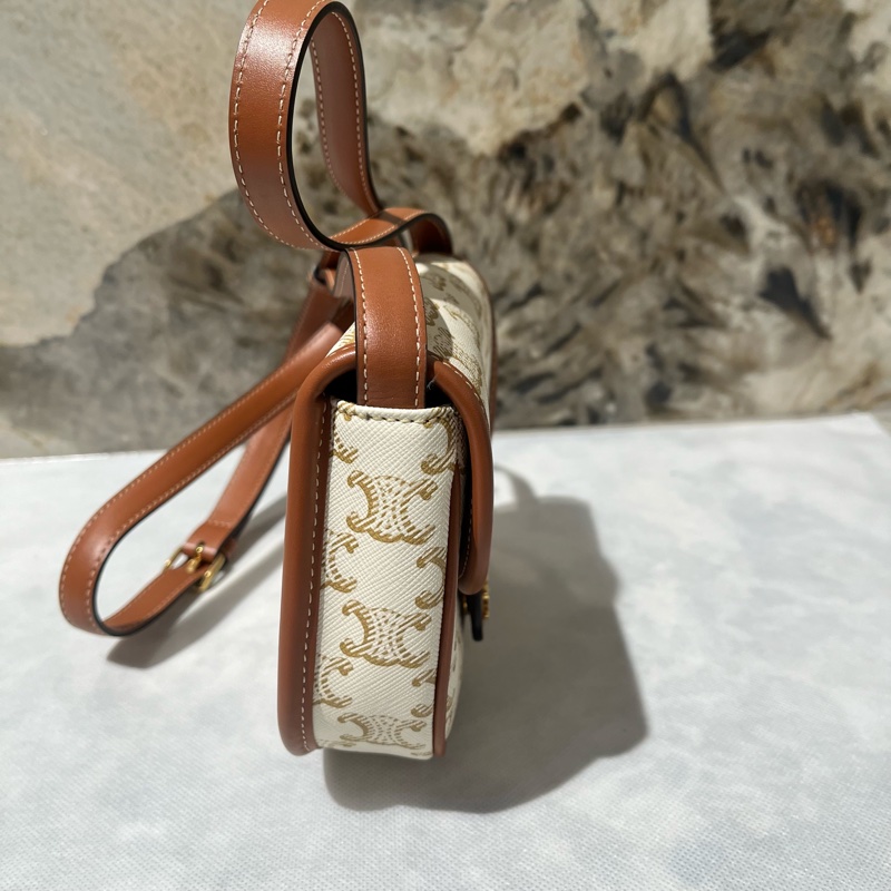 Celine 白色PVC凱旋門金釦小馬鞍-1
