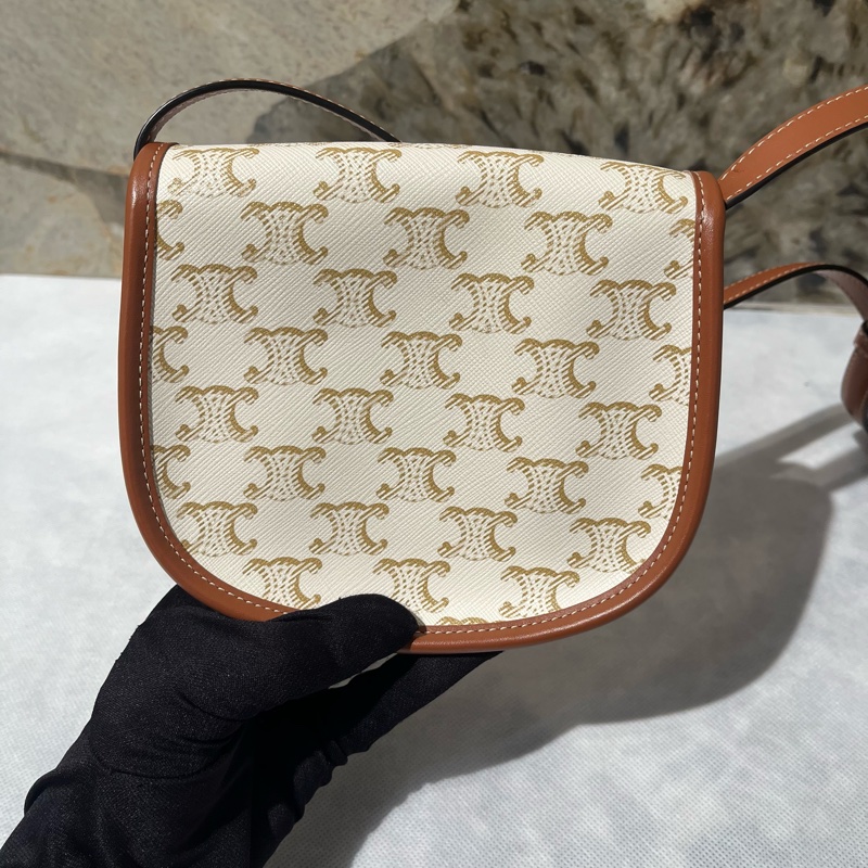 Celine 白色PVC凱旋門金釦小馬鞍-3