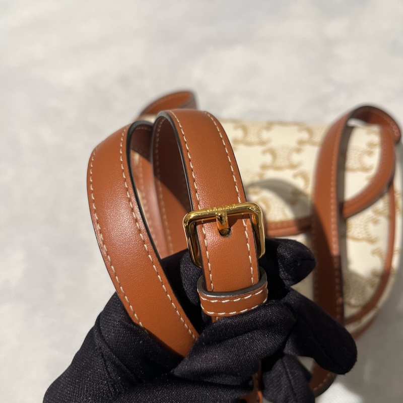 Celine 白色PVC凱旋門金釦小馬鞍-8