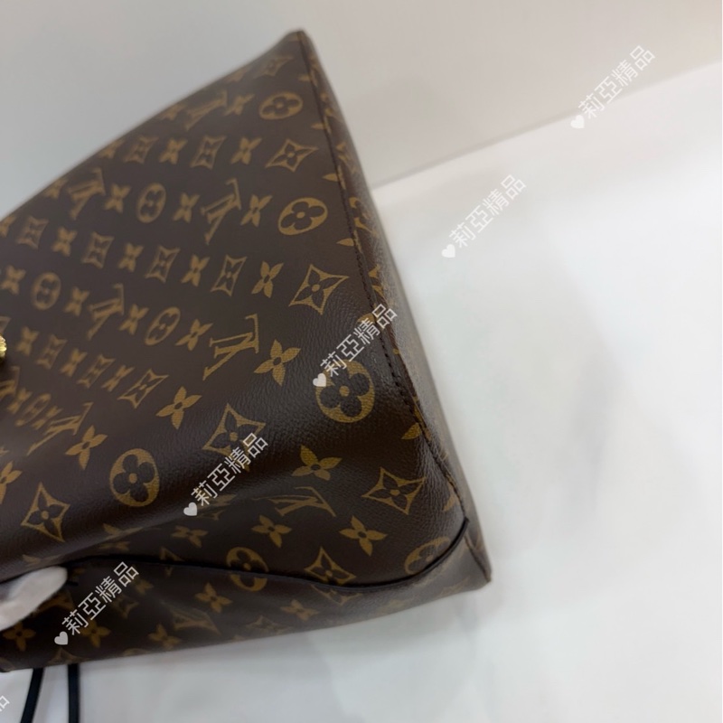 莉亞精品♡ LV M44020黑水桶包 二手-11