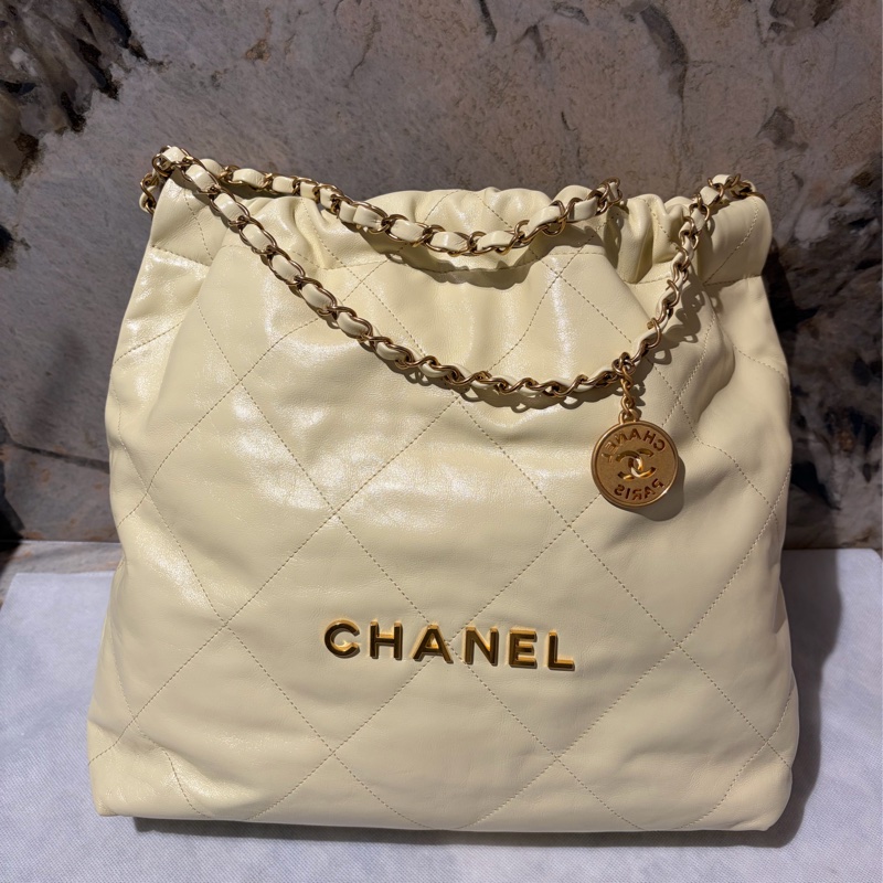 Chanel 淺黃金釦羊皮22bag-0