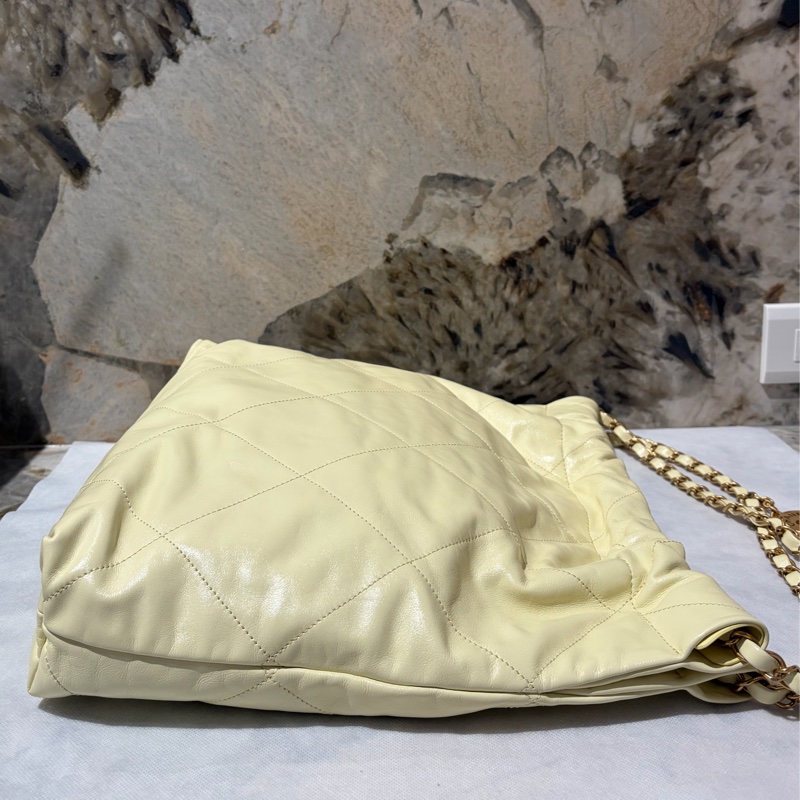 Chanel 淺黃金釦羊皮22bag-2