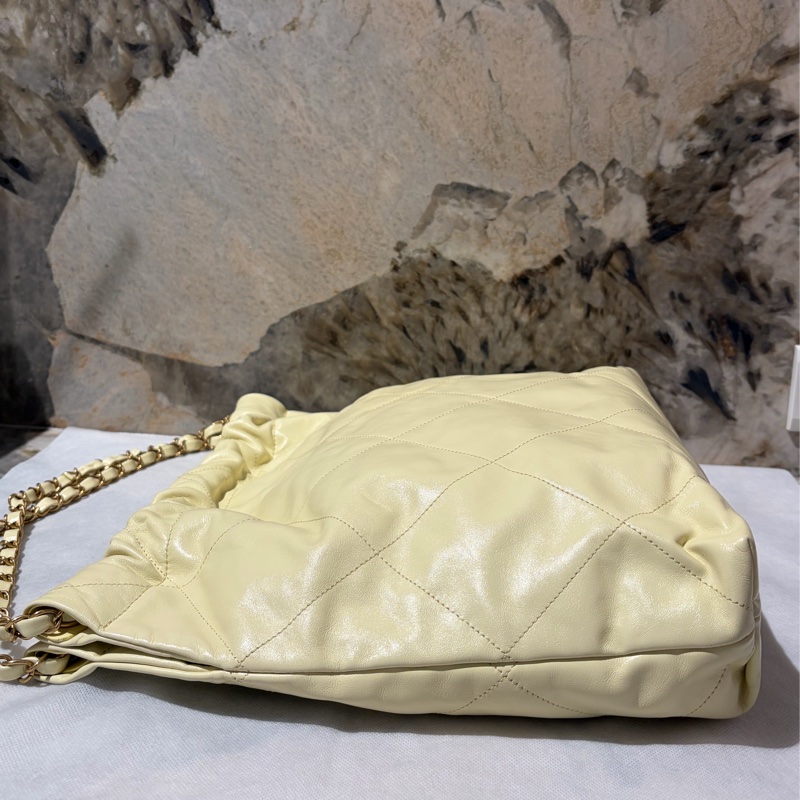 Chanel 淺黃金釦羊皮22bag-3