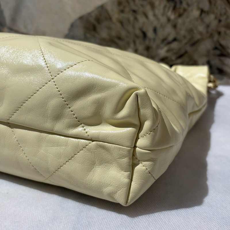 Chanel 淺黃金釦羊皮22bag-5