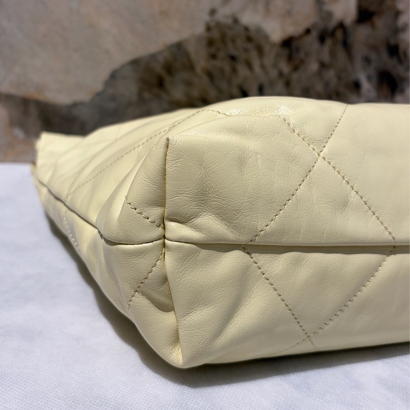 Chanel 淺黃金釦羊皮22bag-6