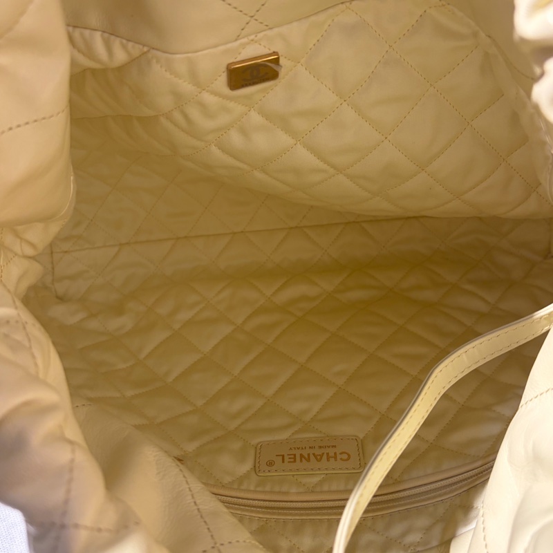 Chanel 淺黃金釦羊皮22bag-7