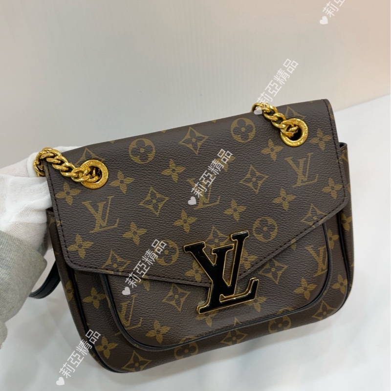 莉亞精品♡ LV M45592 Passy老花郵差包 二手-1