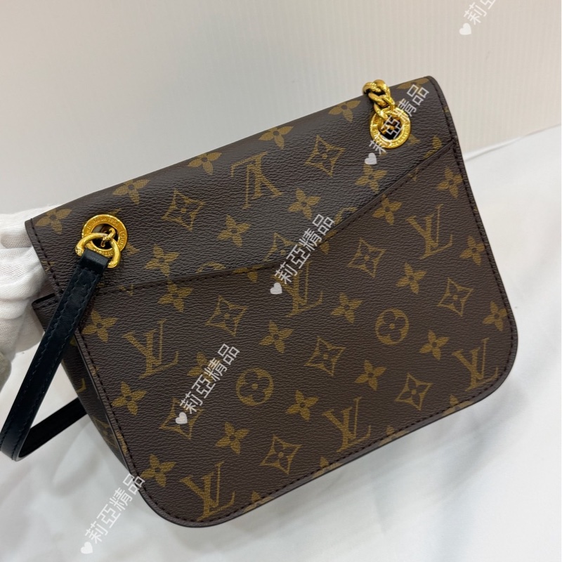 莉亞精品♡ LV M45592 Passy老花郵差包 二手-3